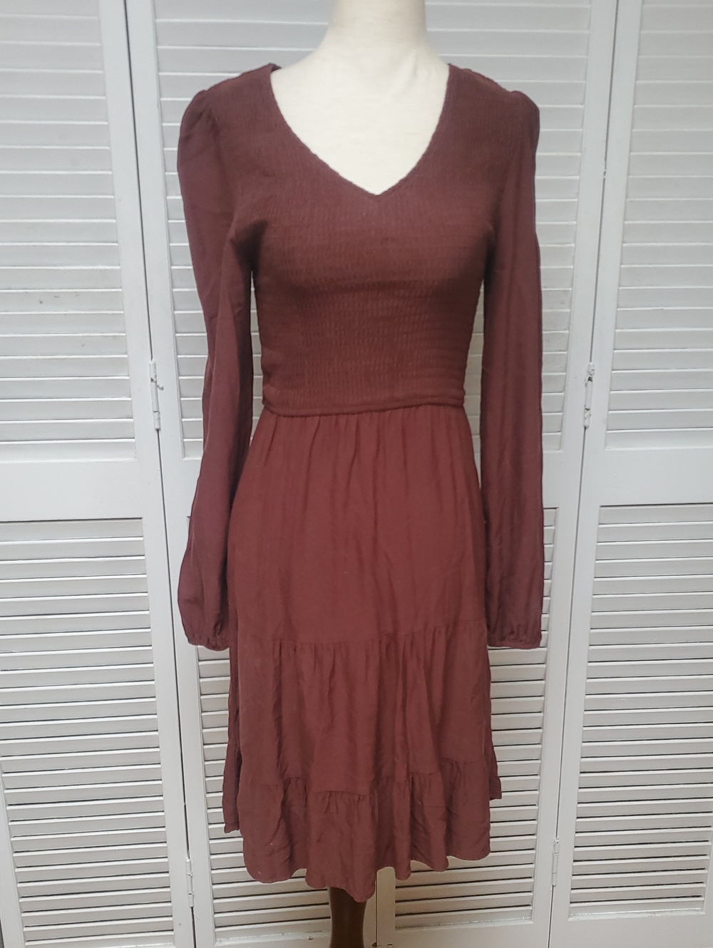 V-Neck Long Sleeve Tiered Midi Dress in Mauve Brown